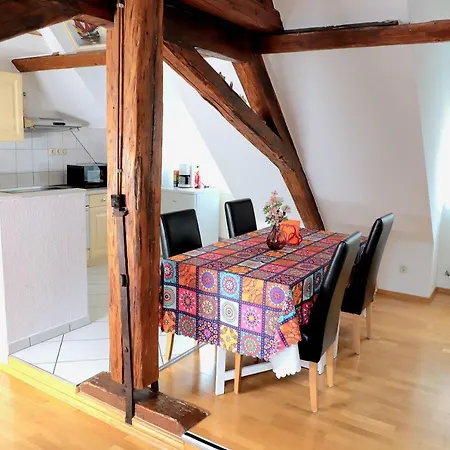 Gemutlich & Zentral Am Schlosspark Mit Balkon * Wiesbaden