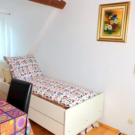 Apartamento Gemutlich & Zentral Am Schlosspark Mit Balkon